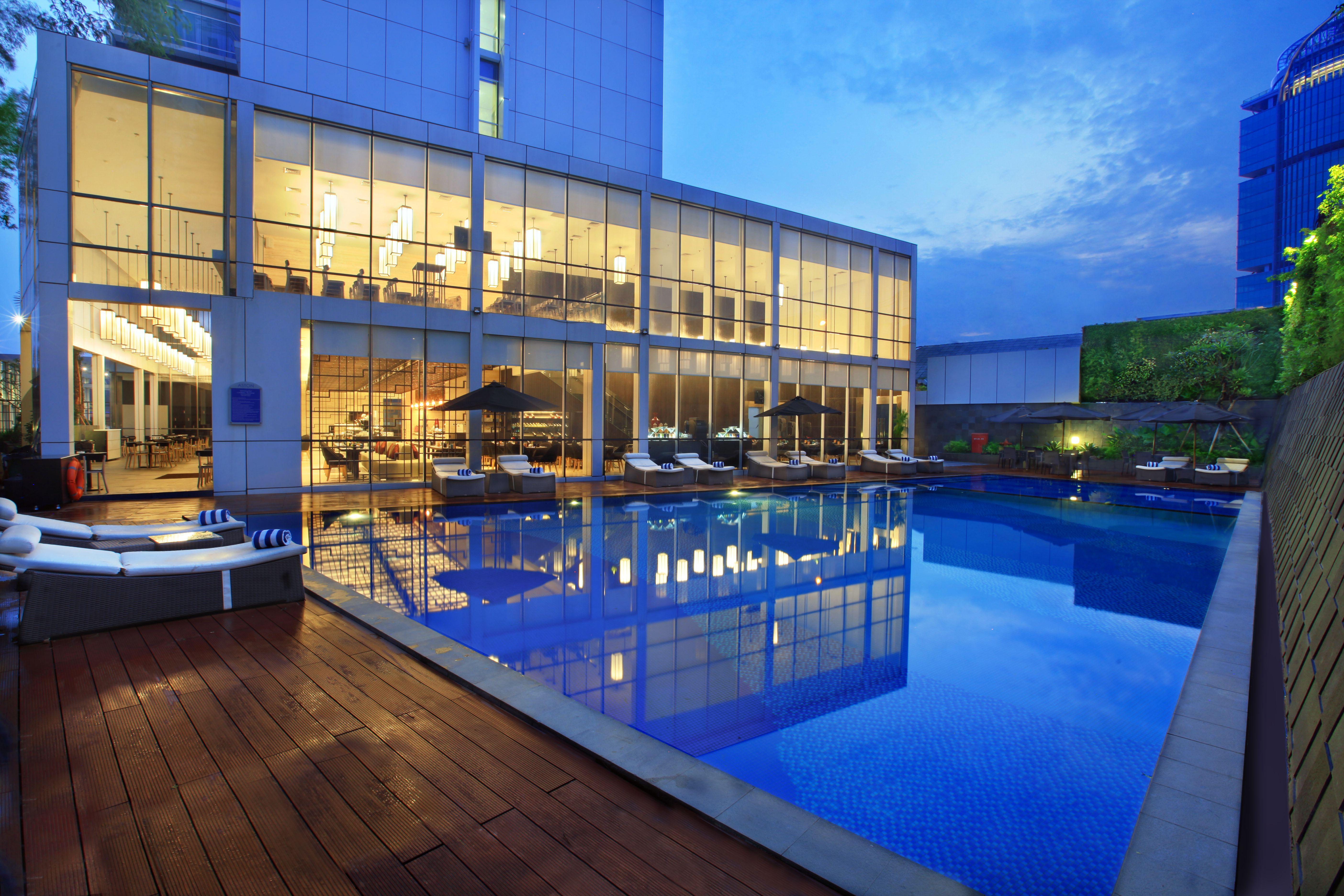 Aston Priority Simatupang Hotel And Conference Center Jakarta Exterior photo